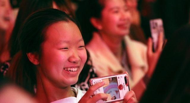 德云社|德云社藏龙卧虎，相声演员逗笑已经不新鲜，包袱最响的竟然是弦师