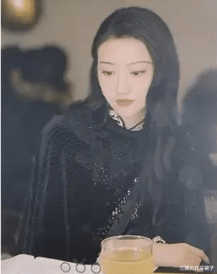 三姨太在买裙子|娱乐圈，8个惹人争议的未知谜团