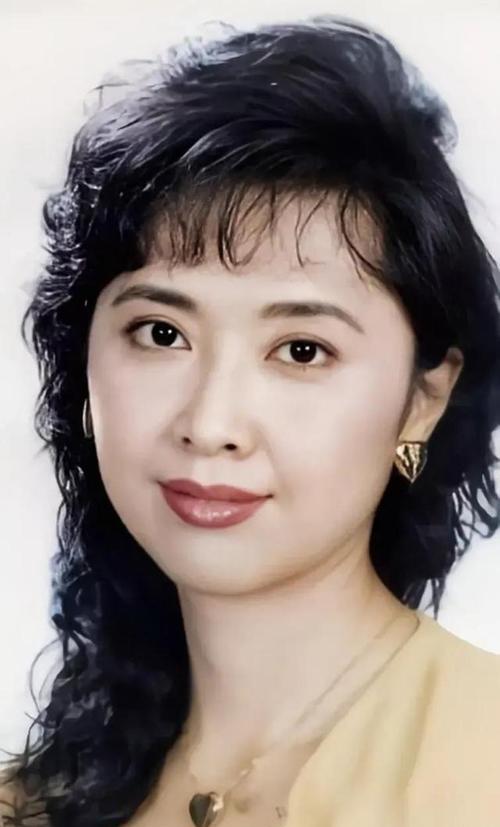 MARRY 八十年代的明星被嘲土气，土气是那个时代的印记，土气也是一种美