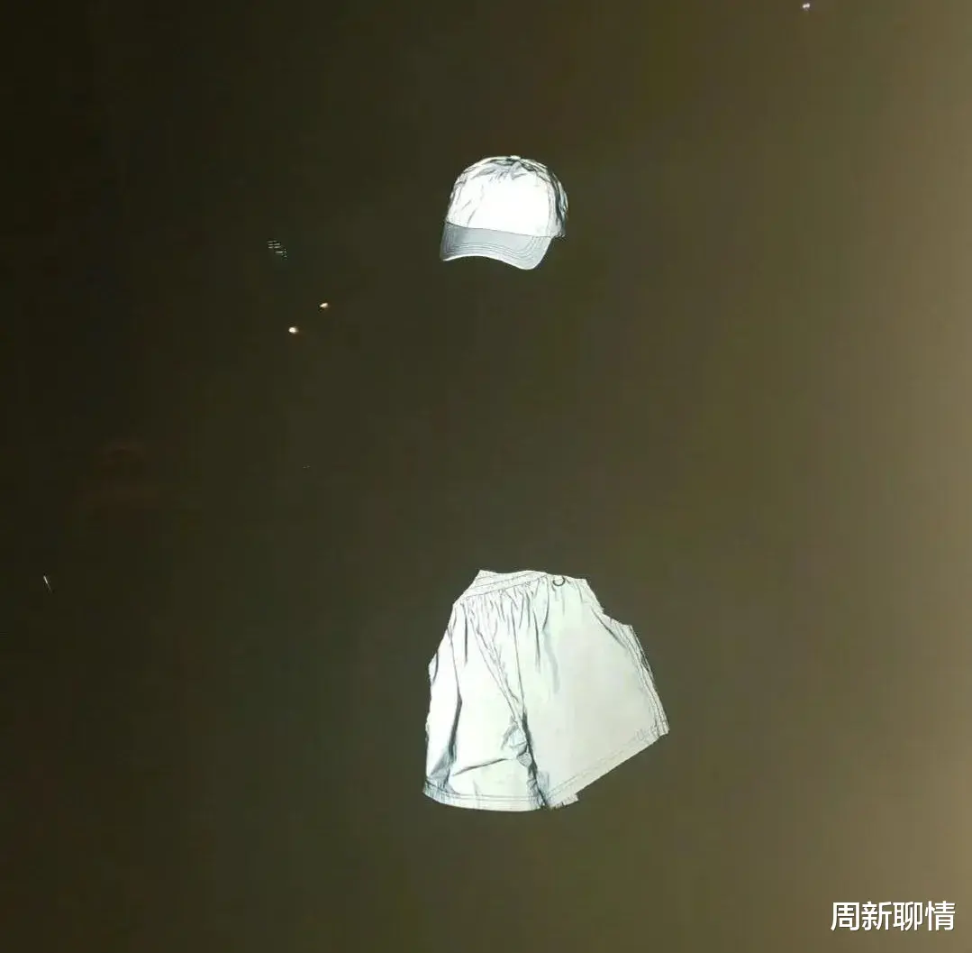 周新聊情|武汉梅雨季节必备神器！你穿“亮”一点，会更安心
