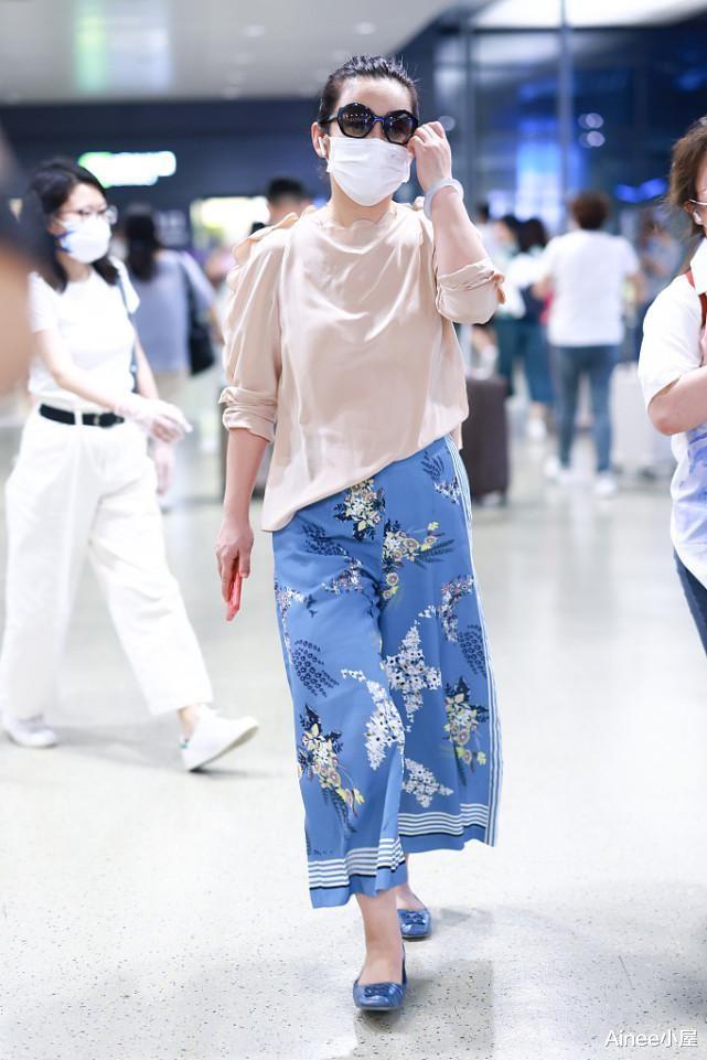 Ainee小屋|小沈阳女儿没长开，“小肉球”身材穿宽松衣服，空荡荡看不出多胖