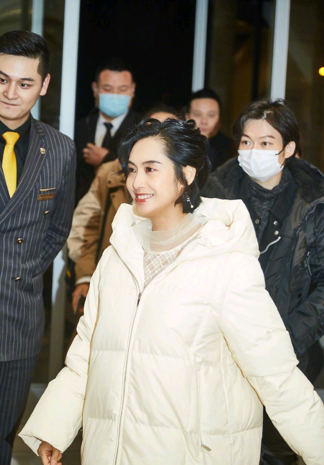 朱茵|继吴孟达之后，又一位巨星陨落，朱茵发文：永远怀念你