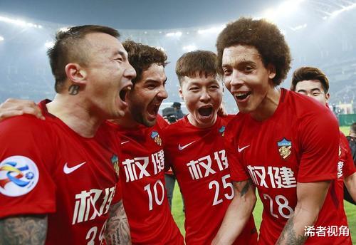 中超|凌晨0点！中国足球传来坏消息：中超恐遭重创，日韩足球成赢家