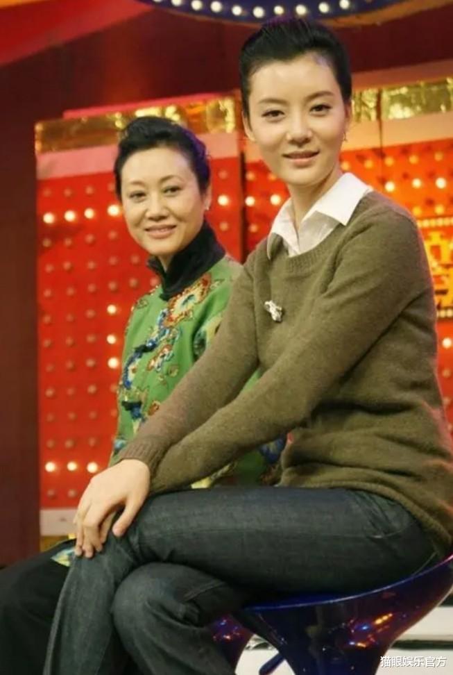 车晓|王丽云晒前夫照片，车晓五官青涩更像妈，如今母女俩离婚后都单身