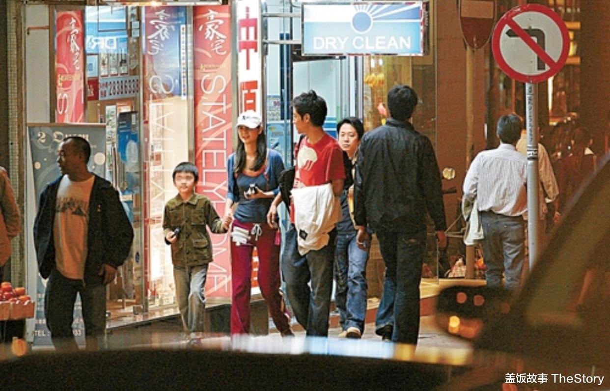 朱茵|不互撕、不翻脸,相亲相爱30年,她们打了多少塑料姐妹花的脸?