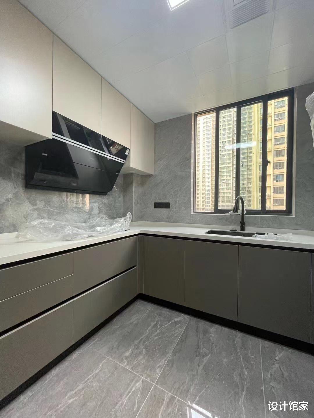 三口之家打造130㎡现代简约实景，轻奢有质感，让人一见倾心