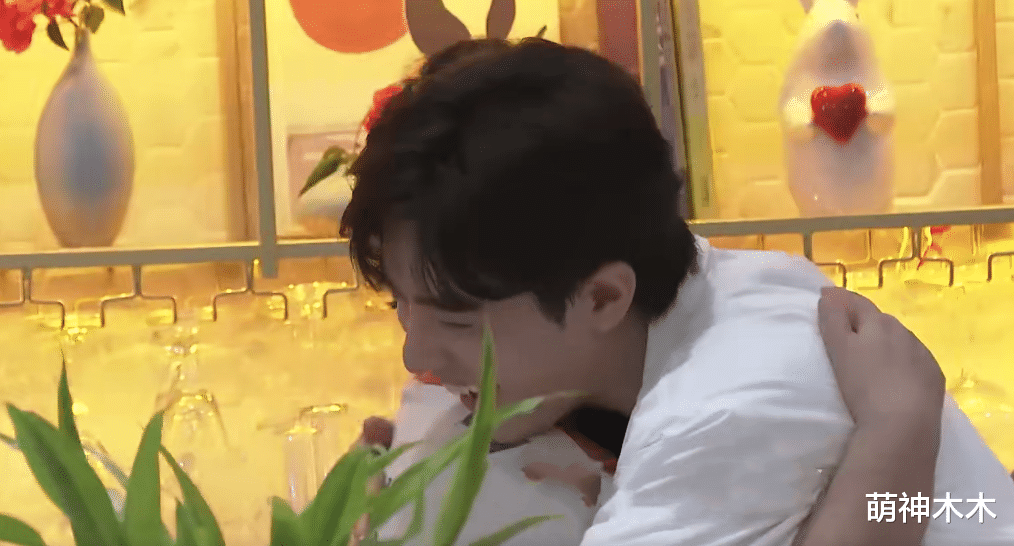 肖战|肖战《青游记》片段曝光，节目中疑遭刁难冷待，唯有贾玲对他友好