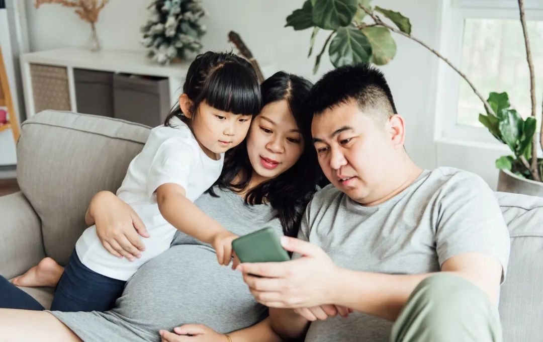 饭饭妈妈育儿|38岁陈意涵官宣怀二胎，生二胎别跟风，不是每个家庭都适合要二胎