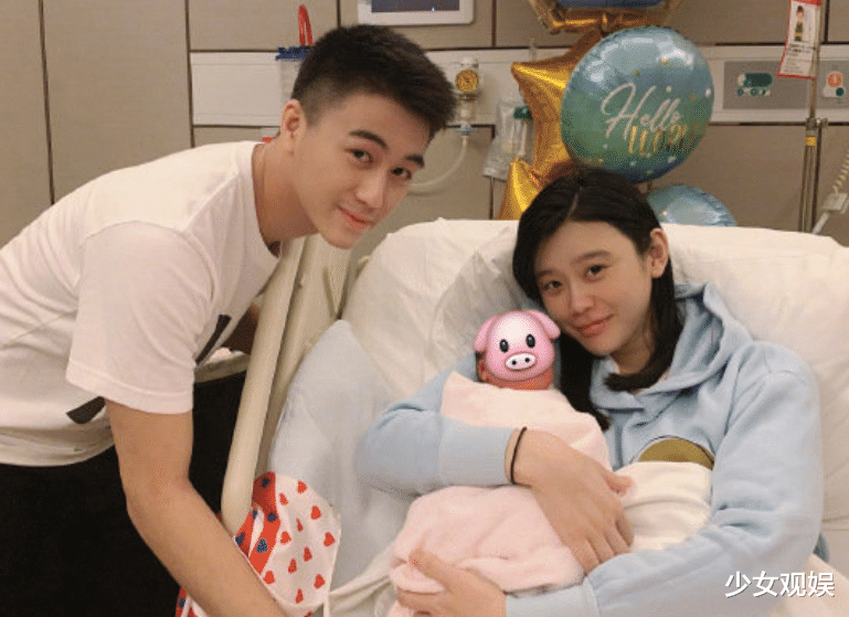 奚梦瑶|32岁奚梦瑶走芭莎红毯，无美颜镜头摆拍，这生图我没看错吧