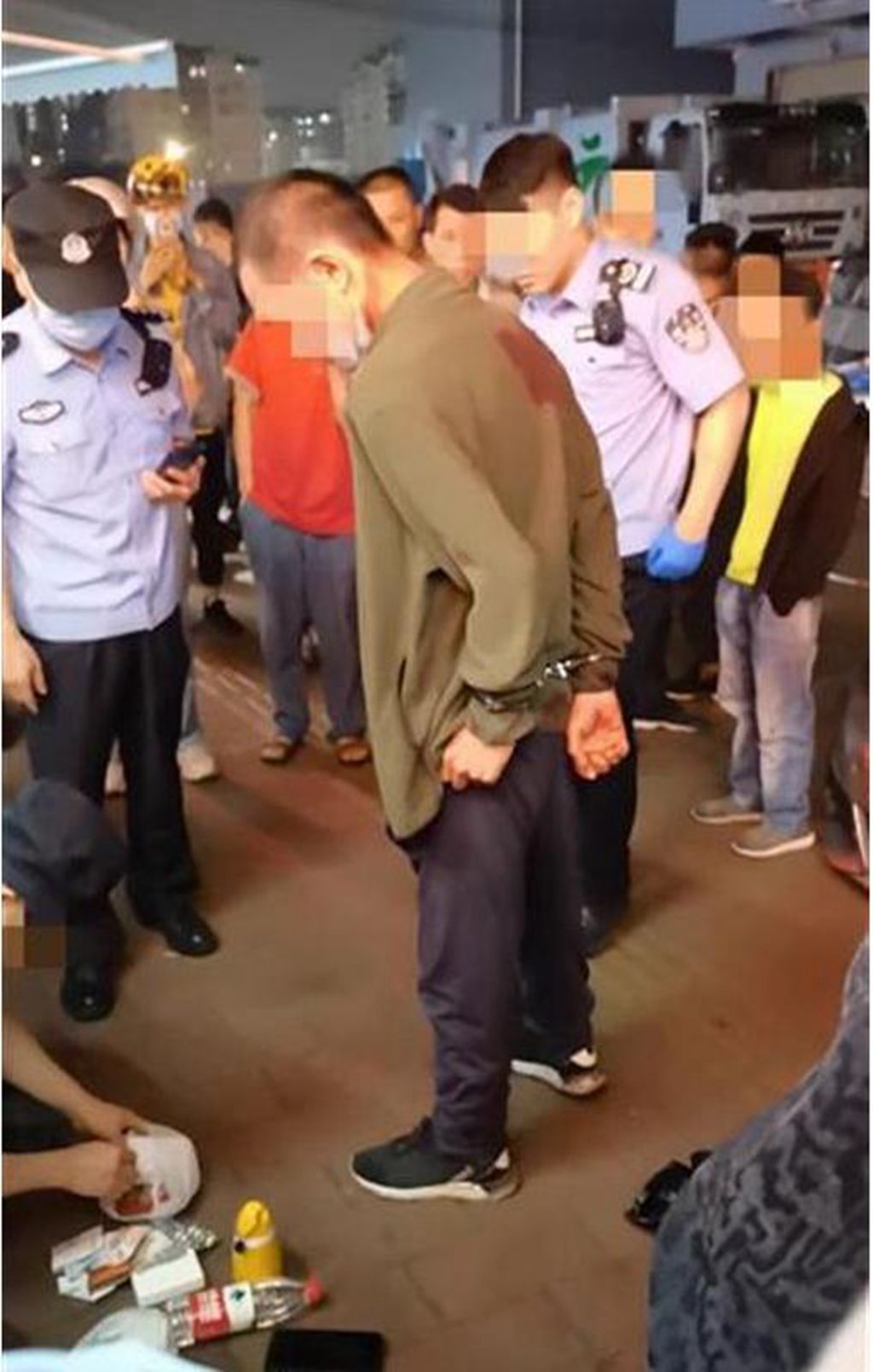 新兴火山 广州一湖北籍男子疯狂砍杀陌生母子，致1岁婴儿死亡，网友怒炸了