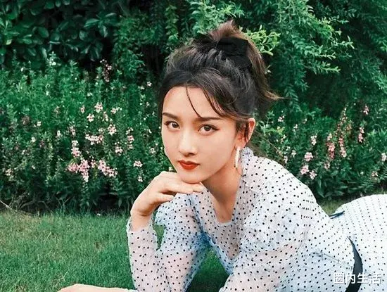 杨幂|罗晋唐嫣夫妻的料？两人处于异地恋状态，后者缺资源却不缺钱！