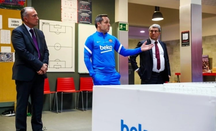 那些你很冒险的梦 巴萨换帅时间线:解雇科曼后2天锁定哈维,11月4日或官宣