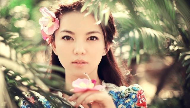 李小萌|中年官宣离婚，12年婚姻宣告破裂，女儿才12岁