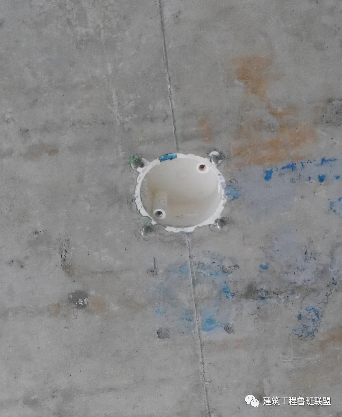 土建采用铝合金模板,机电如何精准预埋?