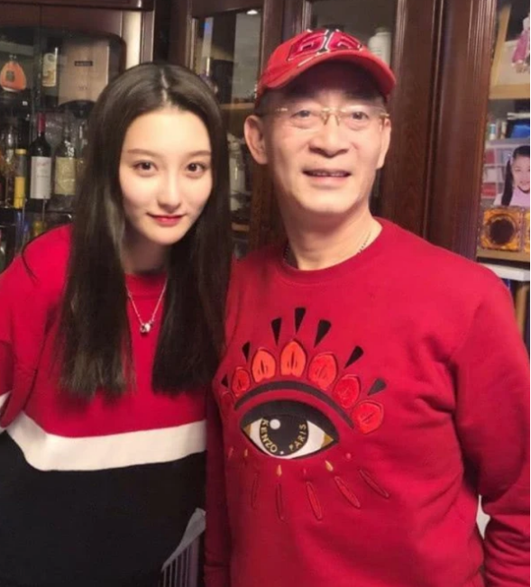 六小龄童|星二代也愁嫁?六小龄童29岁女儿真容曝光,长相漂亮却没对象