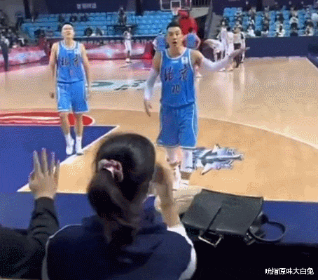 翟晓川|求问：跟翟晓川对骂的女记者，是什么来头？和姚明王治郅称兄道弟