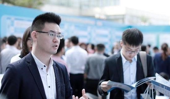 大学生|大学生想找到好工作，靠的不全是学历和能力，另外两点是关键