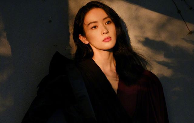 佟丽娅|佟丽娅的伴娘团曾被嘲笑不够排场，如今红到高攀不起，打脸众网友