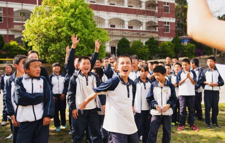 河南|河南某乡镇招不到老师，雇佣农民工临时代课，家长炸锅：凭什么
