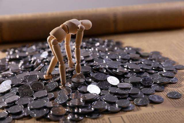 |职场中，为什么巴结领导的人，总比老实、肯干的人有优势？