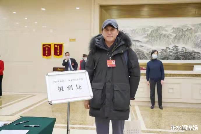 蒋依依|学霸人设翻车后：关晓彤再上节目不敢答题，靳东骑行目标又闹笑话