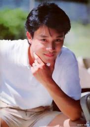 |雌雄难辨!看了这10位男星的女装扮相,男人都会心动