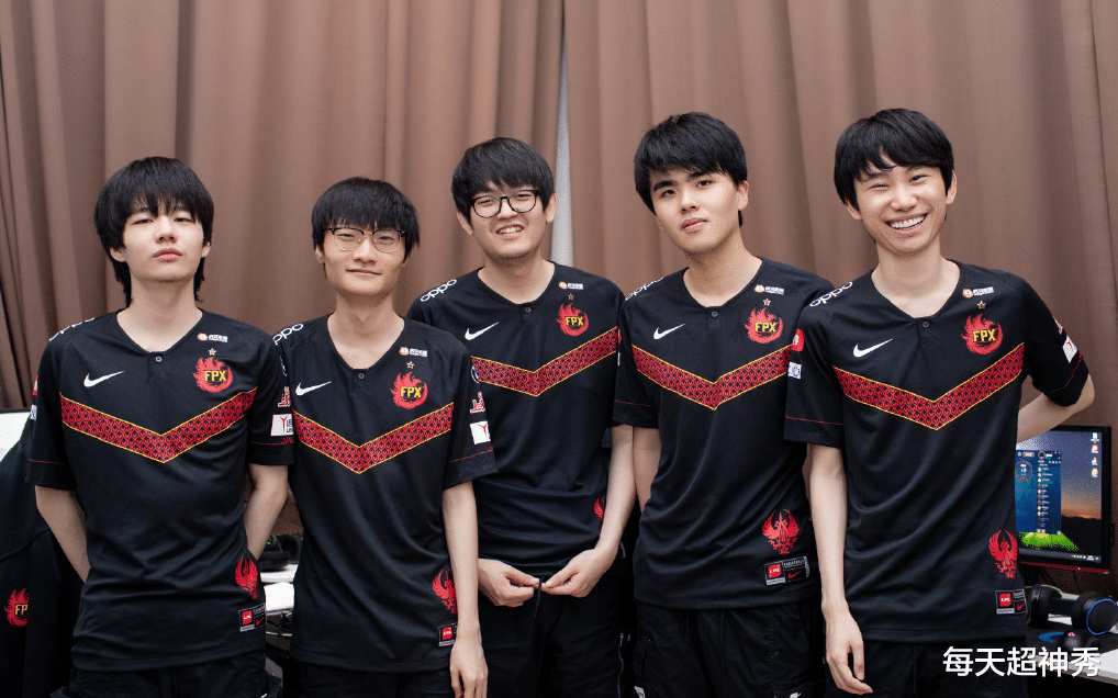 tes战队|前FPX野王去向明确，TES官博晒图暗示，卡萨面临困境