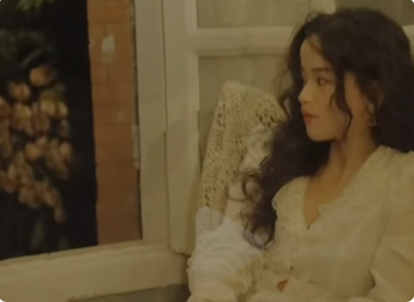 美颜|“网红第一美”迅猛龙:凭借颜值迅速走红,直播美颜消失吓退粉丝