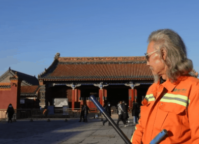 大爷|“最帅环卫大爷”火了：帅的不是我，是这个职业