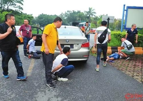 为什么碰瓷的一般不去碰豪车? 碰瓷人员:行业大忌,我还没活够!
