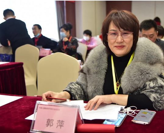 墨黑纸白 用意念将熟鸡蛋返生且孵出小鸡？这位校长丧失了科学发展观