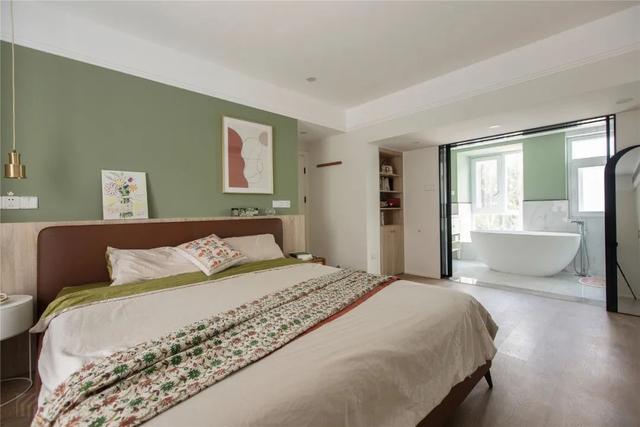 135㎡现代简约，温馨舒适的空间，加上草绿色的点缀，文艺舒适