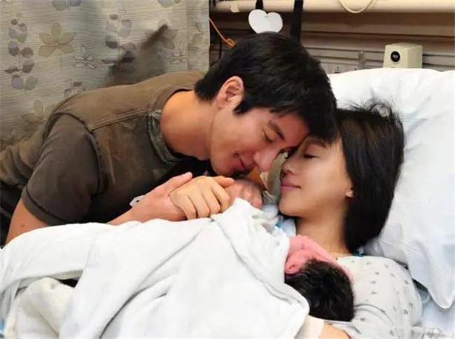 黄晓明|王力宏给儿子取名字，就5笔没一笔是弯的，网友：王大才子不一般