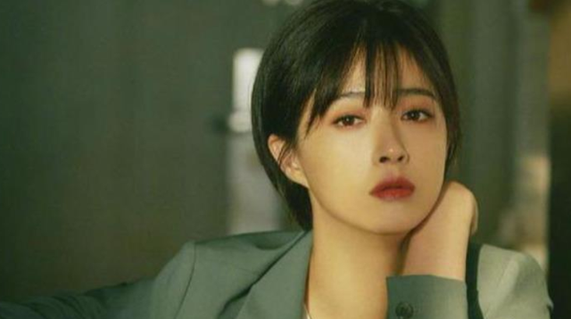 蒋欣|蒋欣瘦到90斤告别微胖，少女脸杨柳腰惹人爱，坦言减肥很简单