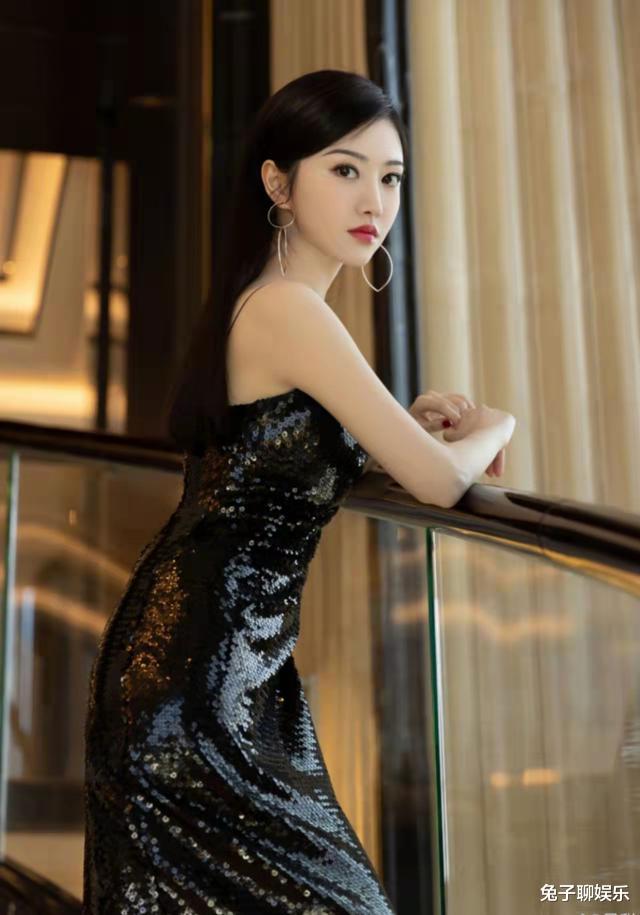 景甜|人间富贵花景甜，靠《司藤》出圈，肤白貌美惹人爱！