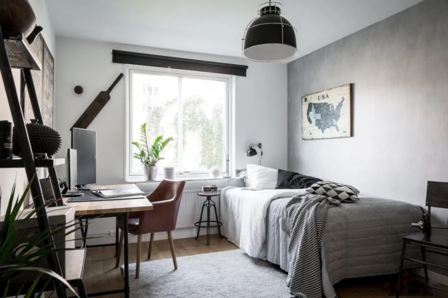 老公坚持在客厅加玻璃墙，完工后老婆惊呆：怎么多了两间房？