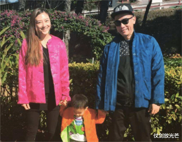 陈小春|陈小春：用尽毕生找不回被3000元卖掉的亲弟弟，身价上亿又有何用