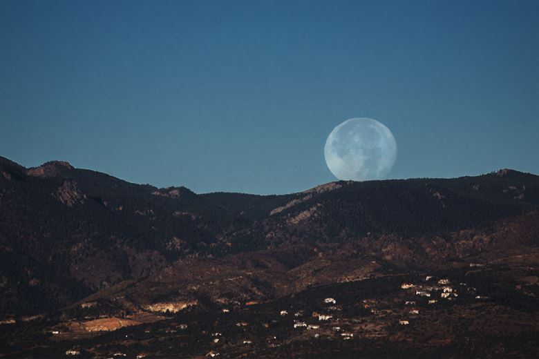 太阳系 其它行星上的天空看起来是什么样子的？