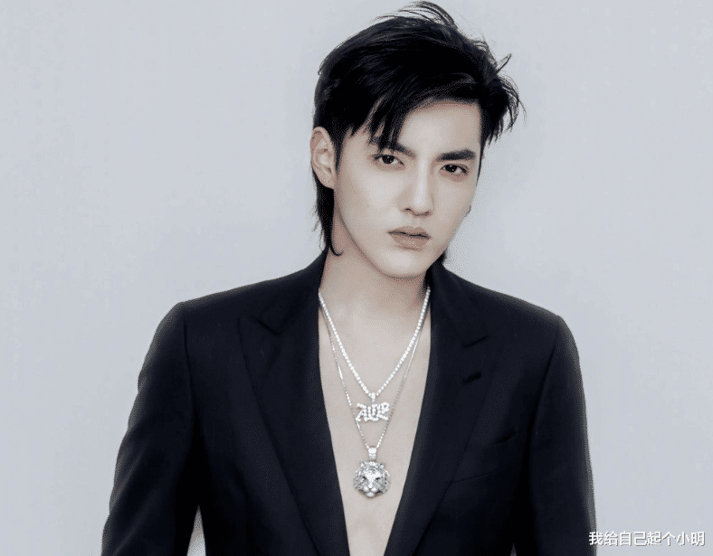 高晓松|51岁高晓松暴瘦30斤，晒上山挖竹笋帅照，网友：比吴亦凡帅多了