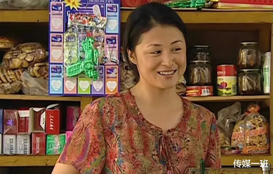 于月仙|于月仙去世后，赵本山女儿首次露面，眼睛红肿，嗓子都哑了