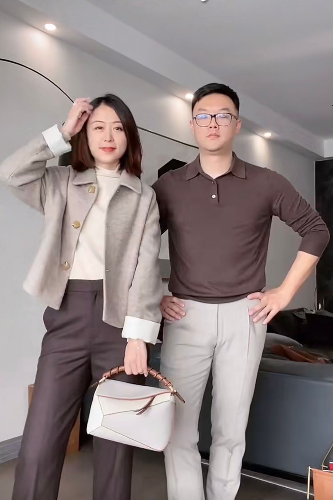 招聘|高级打工人平时怎么穿？看40岁情侣示范一周穿搭，选对颜色是关键