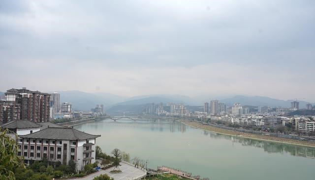 阿毛集结站 四川有个古城, 相传是武则天的故里, 名气不大却藏有媲美龙门的石窟