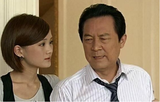 反派|他被称为“反派专业户”，照顾患癌妻子23年，因突发心梗猝死片场