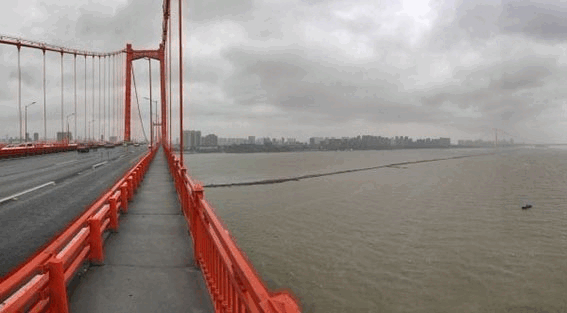 翡翠|江心“小路”?翡翠沙洲?长江江底“浮”起来了