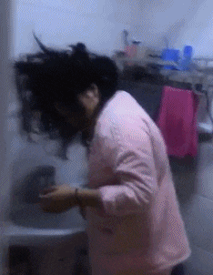 萌控孩|现在足疗店都这么好玩了？为啥要用小锤子呢？多少有些想不通哈哈