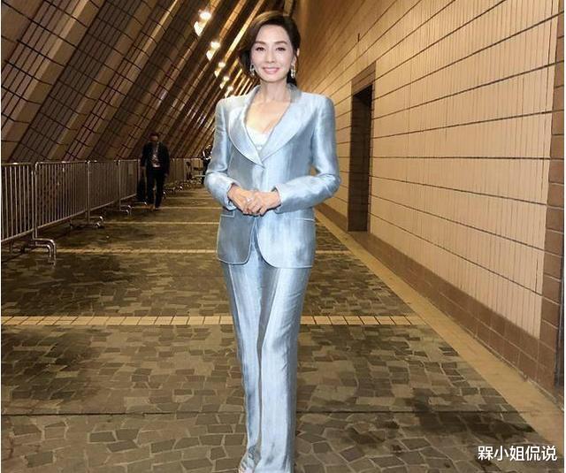 毛舜筠|毛舜筠不愧是张国荣唯一爱过的女人，年过60仍惊艳动人，气场真飒