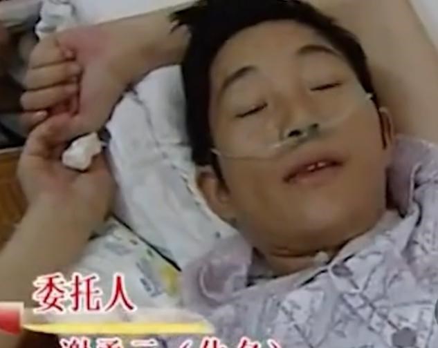 女子被家暴20年,丈夫身患重病求复合,妻子回应:停药放弃治疗