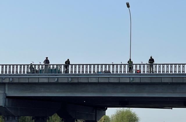 |锚人！锚车！锚船！桥上钓鱼陋习何时休？将会面临什么样的惩罚？