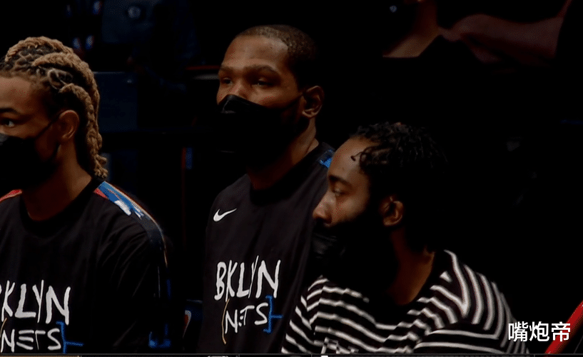 詹姆斯·哈登|纳什放烟雾弹！KD坐12分钟就是不上，跟哈登谈笑风生，三巨头19分