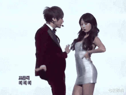 戚薇|谁能想到《披哥》最后一个出圈的舞台，会是戚薇李承铉现场互撩呢？